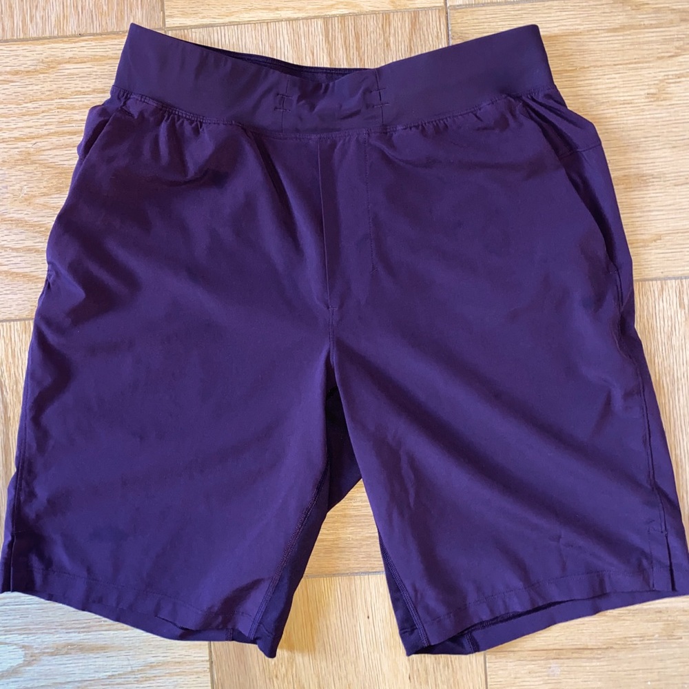 Lululemon T.H.E. Short 9” Linerless (Like New)